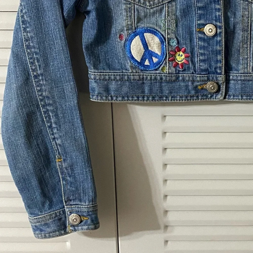 Justice Jean Jacket, Medium wash, Denim, Sz 10, Crop, Trucker, Embroidery​
